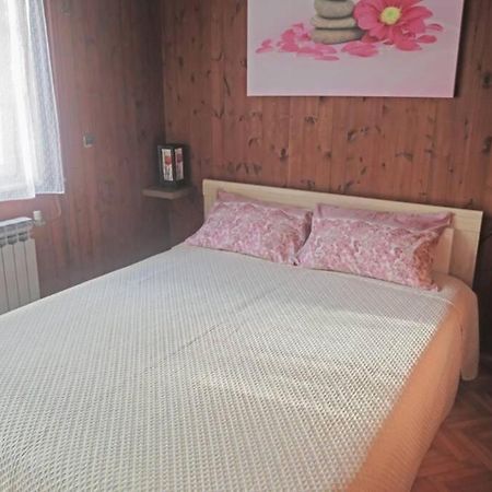 Cozy Apartment Alma, Two Steps From The Sea Medulin Bagian luar foto
