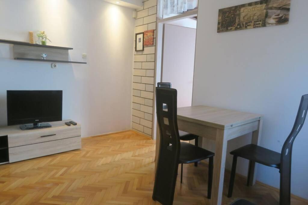 Cozy Apartment Alma, Two Steps From The Sea Medulin Bagian luar foto